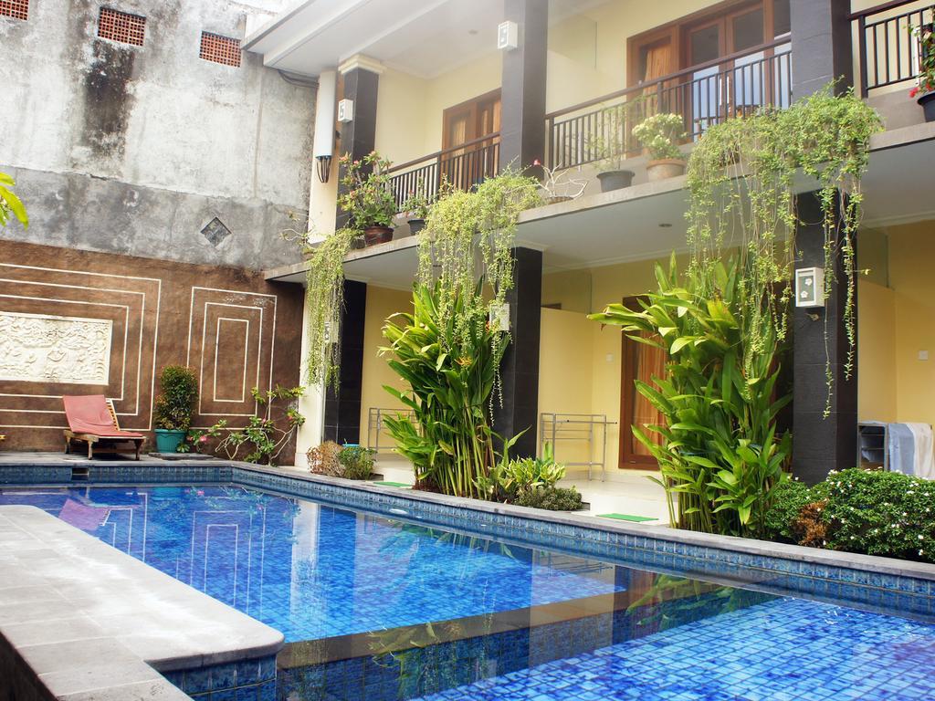 Waringin Homestay Kuta  Luaran gambar
