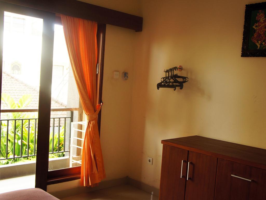 Waringin Homestay Kuta  Luaran gambar