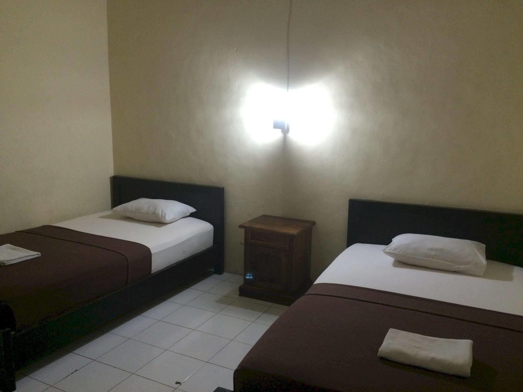 Waringin Homestay Kuta  Luaran gambar