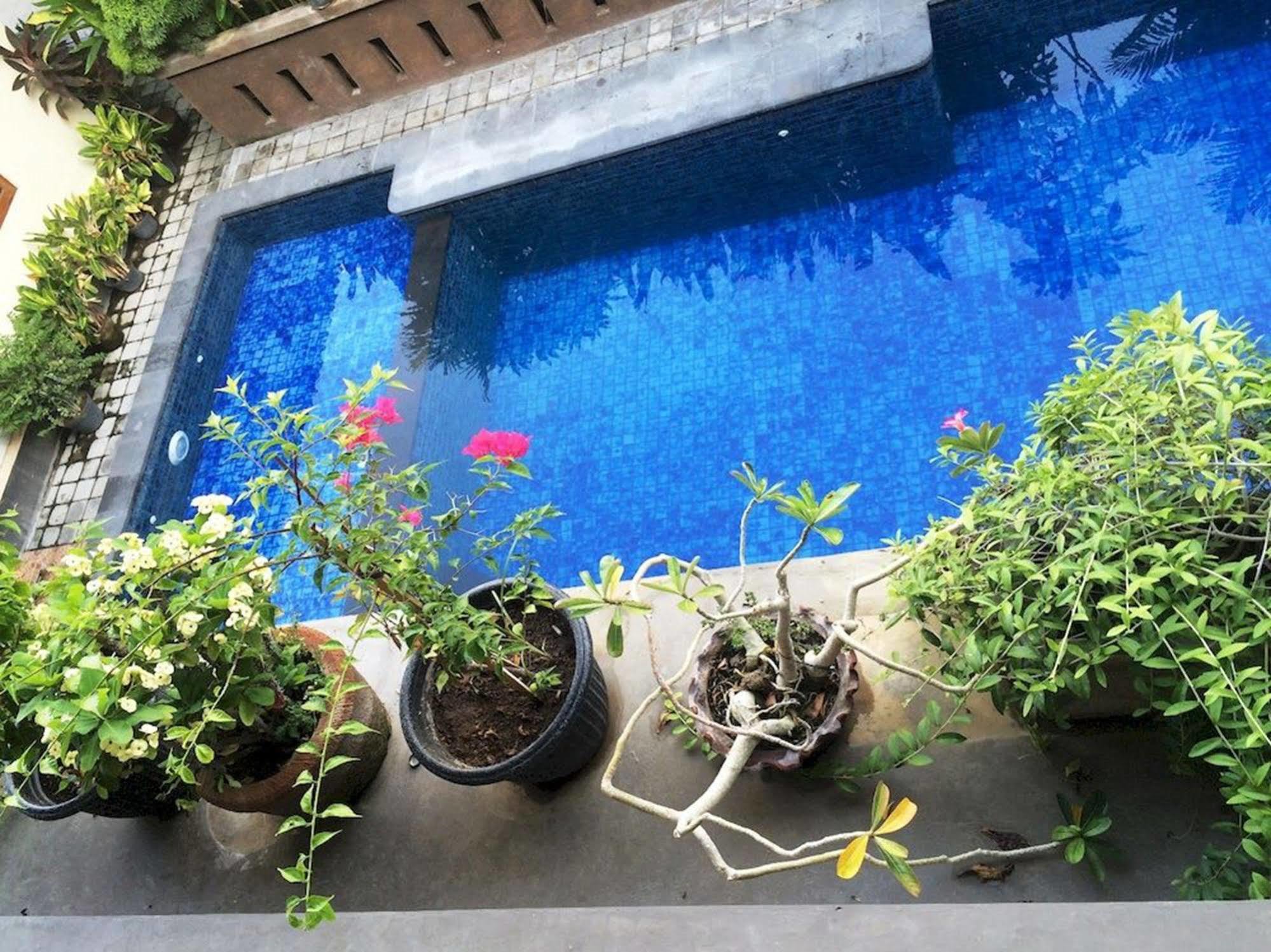 Waringin Homestay Kuta  Luaran gambar