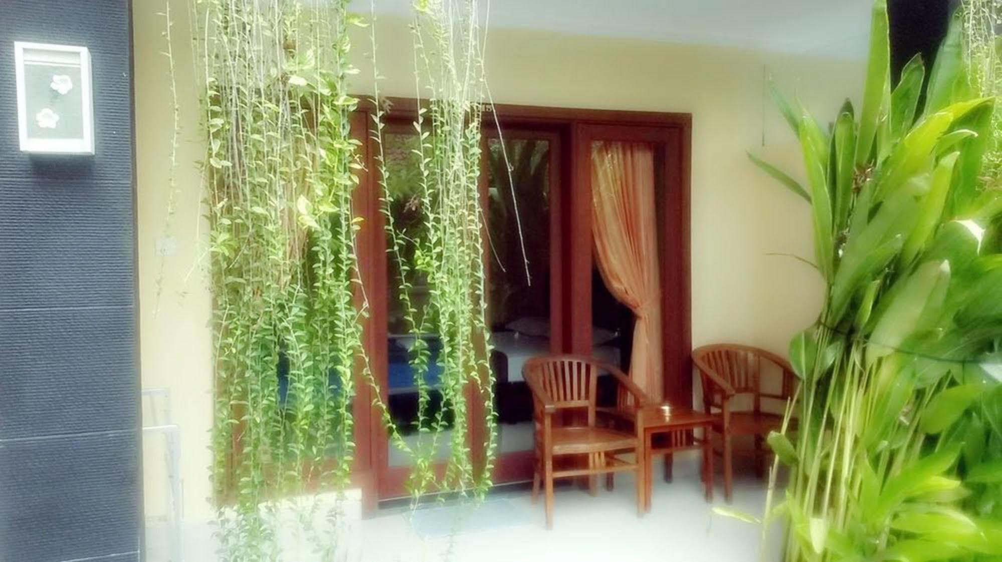 Waringin Homestay Kuta  Luaran gambar